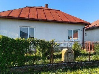 ID:3813
Ponúkame na predaj rodinný dom s prístavbou v pokojn