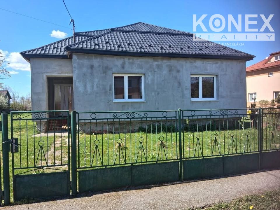ID:3813
Ponúkame na predaj rodinný dom s prístavbou v pokojn