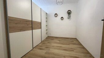 Ponúkame na prenájom moderný a vkusne zariadený menší 2-izbo