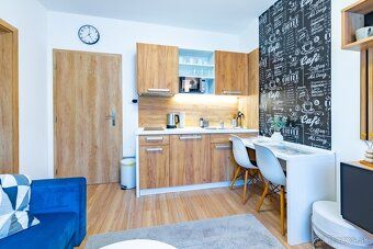 Ponúkame na predaj útulný 2-izbový apartmán v obľúbenej loka