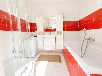TUreality ponúka na predaj priestranný 3-izbový byt po rozsi
