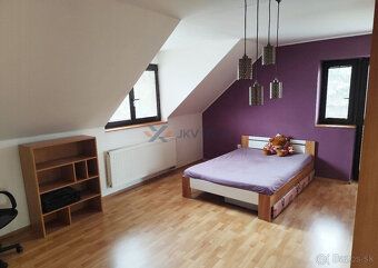 Ponúkam na predaj komfortný a priestranný 7-izbový rodinný d