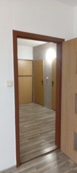 Dám do prenájmu veľký / 67m2/ 2 izbový byt v Nových Zámkoch 