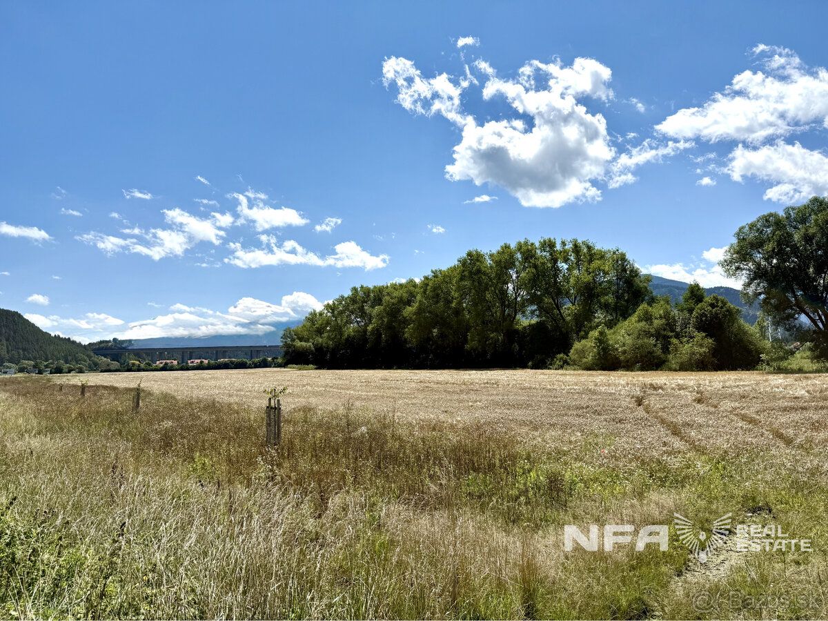 Priestranné parcely v blízkosti prírody, s výbornou dostupno