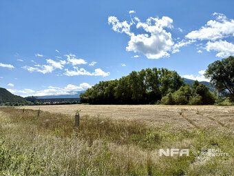 Priestranné parcely v blízkosti prírody, s výbornou dostupno