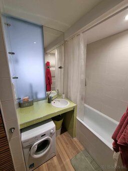 Dám do prenájmu 2 izbový byt s balkónom (54m2) v centre Koší