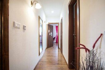 Moderné Reality ponúka na predaj 4-izbovú novostavbu rodinné