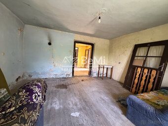 ID237-12-DERUa:Ponúkame na predaj menší rodinný domček.Nachá