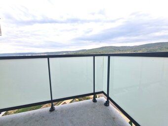 Ponúkame na predaj príjemný 2 iz. byt / apartmán/ s výhľadom