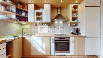 Na predaj, pekný, zariadený 6 izbový rodinný dom v obci Ratn