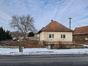 Realitná kancelária BÝVAJTE-SK vám ponúka na predaj rodinný 