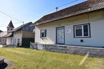 Realitná kancelária BÝVAJTE-SK vám ponúka na predaj rodinný 