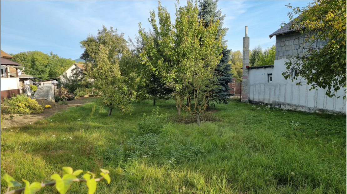 Rozloha: 722 m² Cena: 26 000 EUR
Rovinatý pozemok s ideálnou