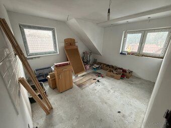 Znížená cena !
Ponúkame na predaj 3-podlažný rodinný dom po 
