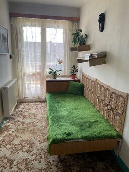 IBA U NÁS! Ponúkame exkluzívne na predaj zachovalý 4-izbový 