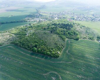 Predáme 6,0 ha pozemok v Podhoranoch pri Nitre, časť Sokolní