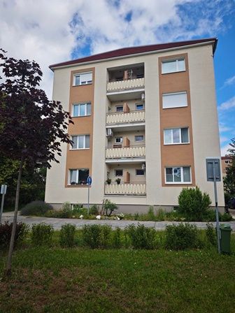 Predám 3 izb. byt v Piešťanoch vo veľmi dobrej lokalite blíz