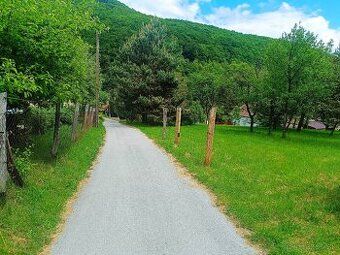 Ponúkam na predaj netradičný pozemok blízko najzápadnejšieho