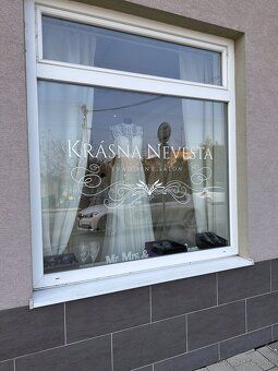 Ponúkame na odstúpenie zabehnutý svadobný salón Krásna neves