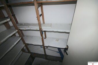 Ponúkame Vám na predaj 3-izbový tehlový byt v slušnom pôvodn
