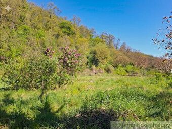 Predám pozemok s celkovou výmerou 873 m2 v zastavanom území 