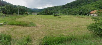 Predám pozemok s celkovou výmerou 873 m2 v zastavanom území 
