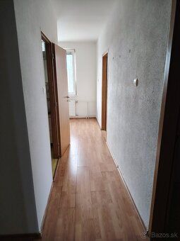 Predam 2i byt v Sali na ulici Palarika. Starsia rekonstrukci