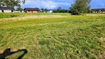 Ponúkame na predaj rovinatý stavebný pozemok o výmere 552 m²