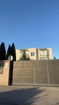 Ponúkame na prenájom moderný -2 izbový byt s výmerou 70 m² n