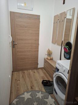 Prenájom 2-izbového bytu v centre Staškova Ponúkam na prenáj