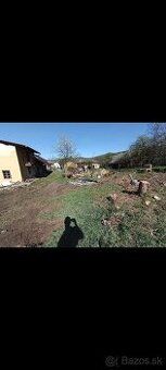 Ponúkam na predaj starý dom na stavebnom pozemok o výmere cc