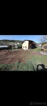 Ponúkam na predaj starý dom na stavebnom pozemok o výmere cc