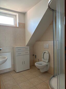 Ponúkam na prenájom kancelársky priestor o výmere 65m2, nach