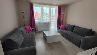 Trojpodlažný rodinný dom s úžitkovou plochou 315 m2 a dvojpo