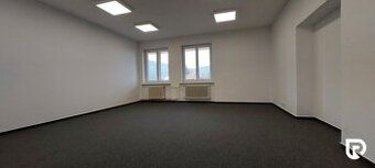 Ponúkam na prenájom kanceláriu v centre Trenčína nachádzajúc