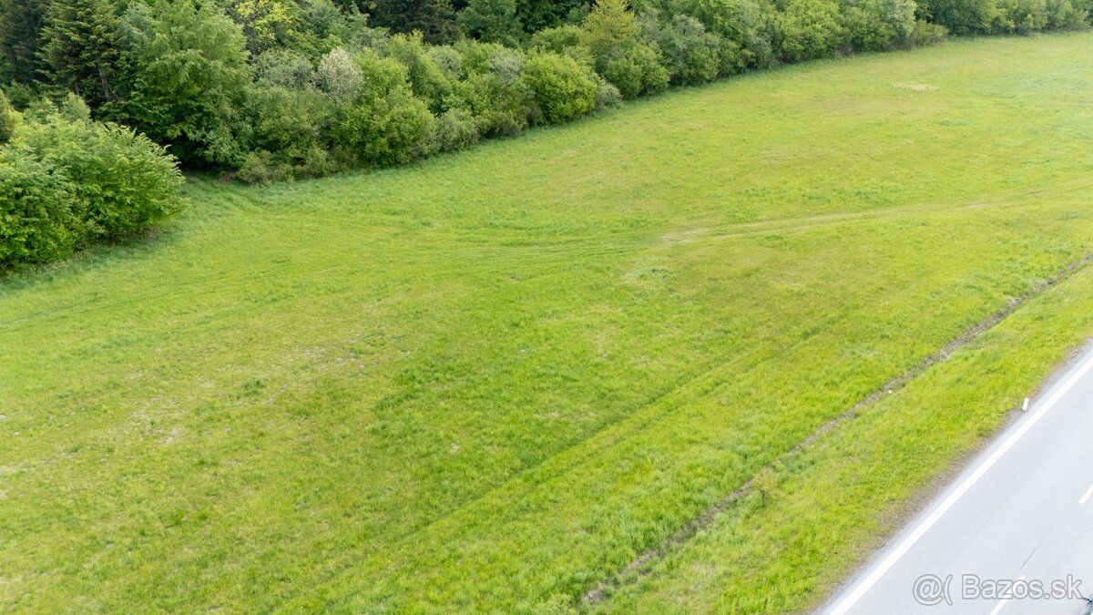 Ponúkame na predaj pozemok s výmerou 899 m², nachádzajúci sa