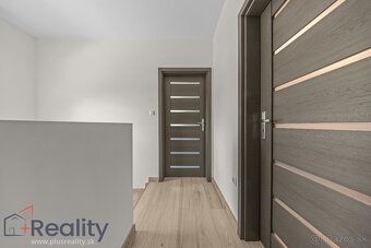 NOVÁ PONUKA! +421 915 140 870
Moderný trojizbový rodinný dom