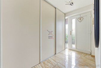 CREEX REALITY Vám ponúka na predaj moderný 4-izbový rodinný 