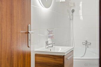 CREEX REALITY Vám ponúka na predaj moderný 4-izbový rodinný 