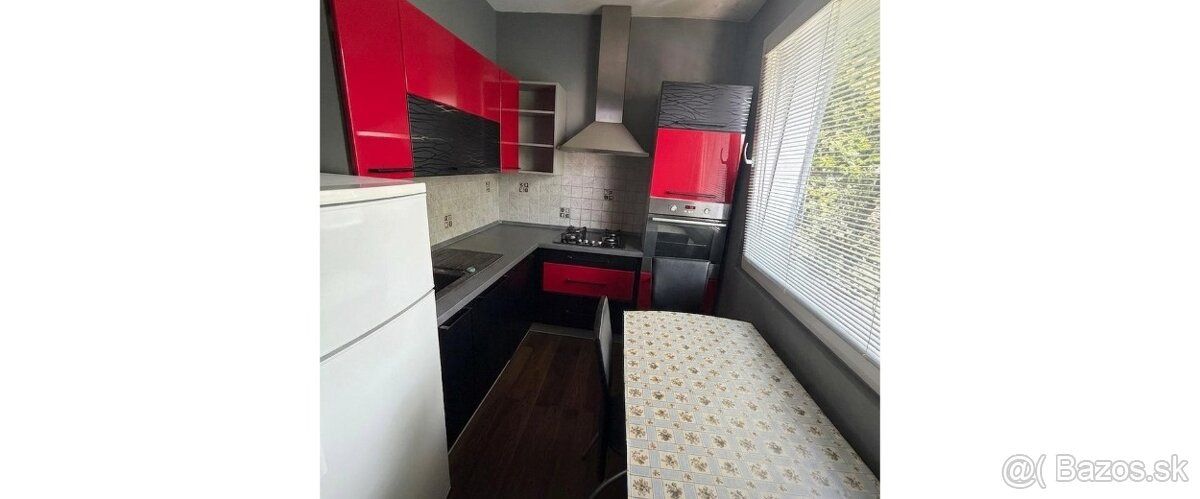 Na predaj 2 - izbový byt na Jegorovovej ulici, poschodie 3/4