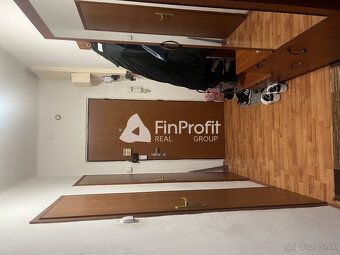  
Svetlý 2-izbový byt o výmere 58 m²
Lokalita: úplné centrum