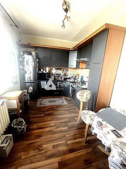  
Svetlý 2-izbový byt o výmere 58 m²
Lokalita: úplné centrum