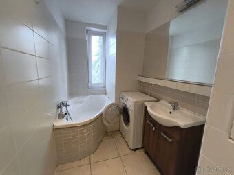 Na prenájom 2,5 izbový byt s balkónom a lódžiou na ul. Bakos