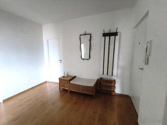 Na prenájom 2,5 izbový byt s balkónom a lódžiou na ul. Bakos