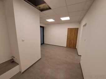 Prenajmem kancelárske-obchodné priestory na ul.Továrenská 6,