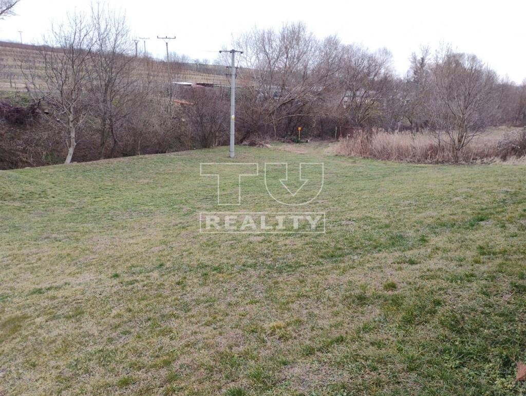 TUreality ponúka na predaj stavebný pozemok 896 m2 v obci Bo