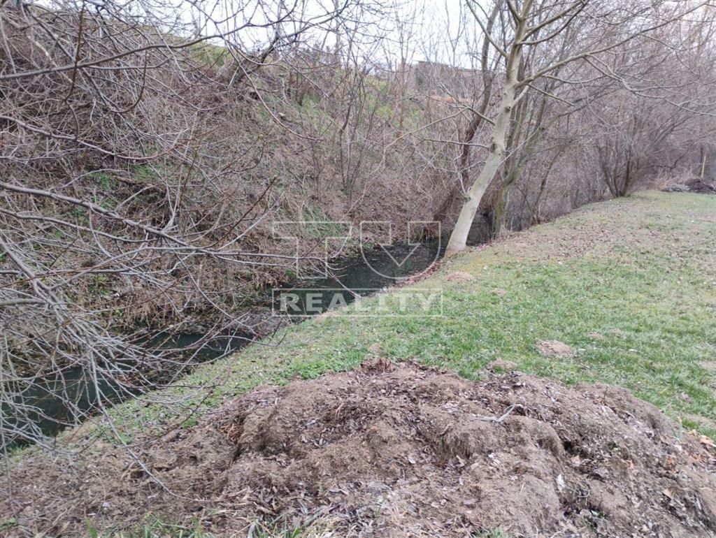 TUreality ponúka na predaj stavebný pozemok 896 m2 v obci Bo