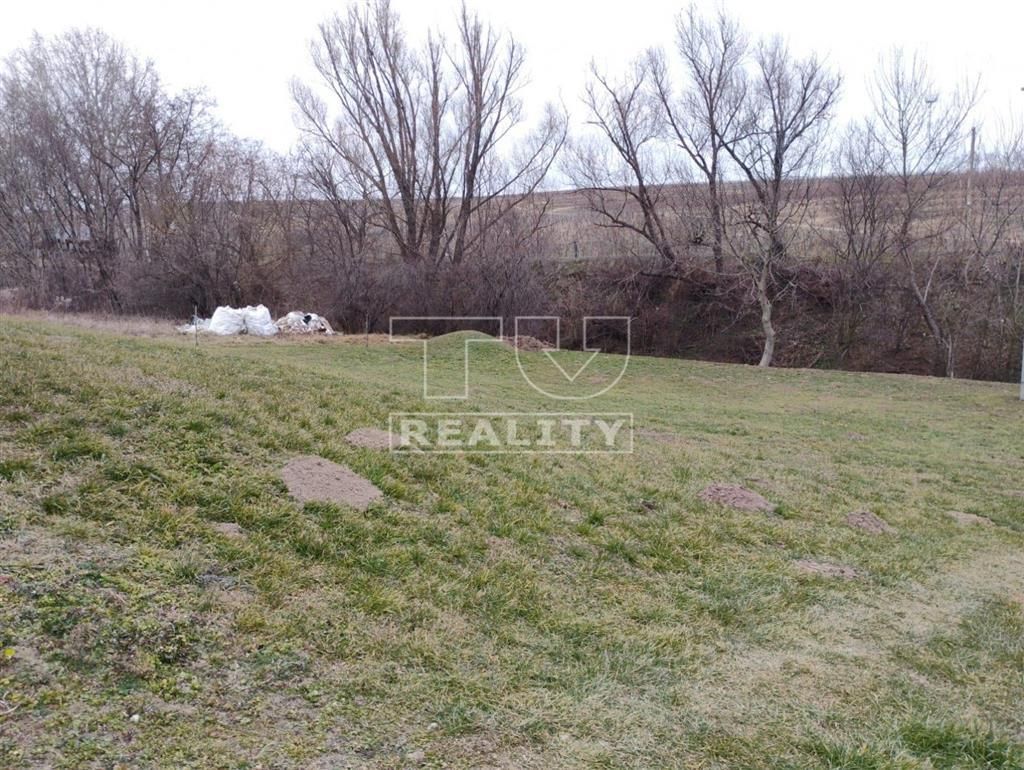TUreality ponúka na predaj stavebný pozemok 896 m2 v obci Bo
