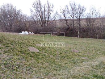 TUreality ponúka na predaj stavebný pozemok 896 m2 v obci Bo