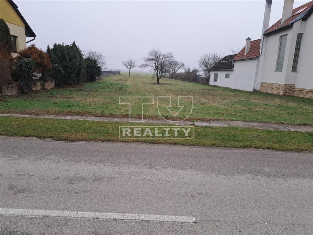 TU reality ponúka na predaj: Predáme v obci Pobedim slnečný 